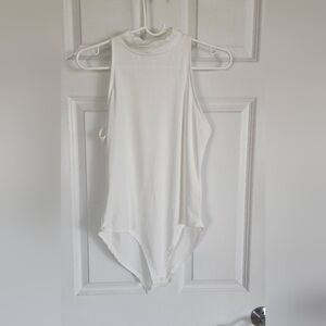 gaze White Sleeveless Mock Neck Bodysuit